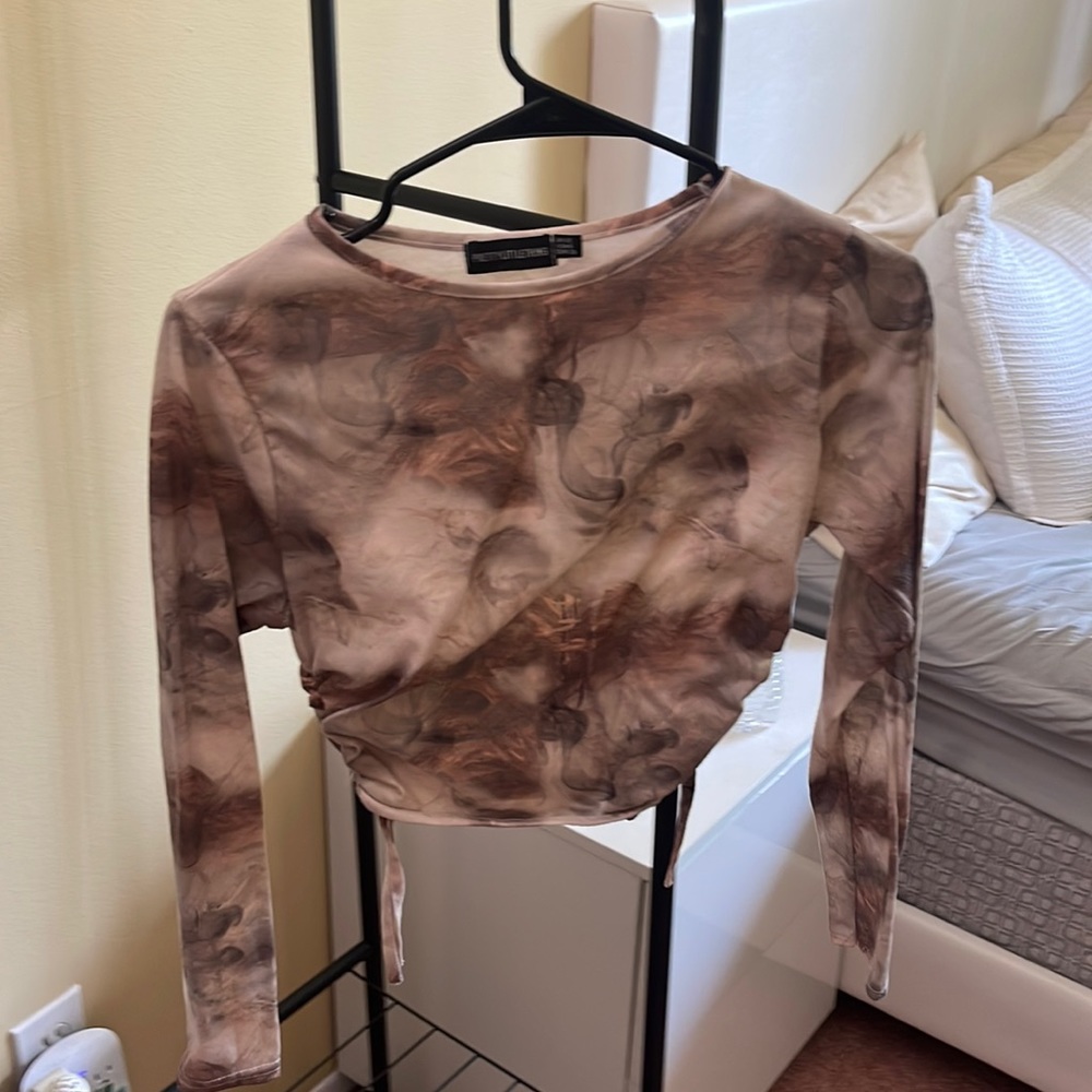 Pretty little things crop too long sleeve size 6 usa - Picture 1 of 1